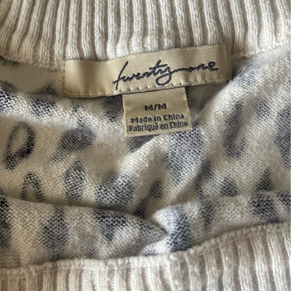 Forever 21 Black and Brown Sweatshirt with Asymmetrical Front - Picture 3 of 11